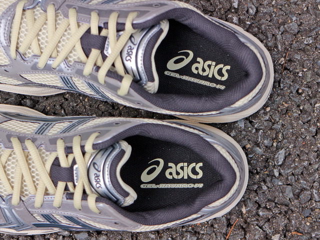 GEL-KAYANO 14 “OYSTER WHITE/STEEPLE GREY”01