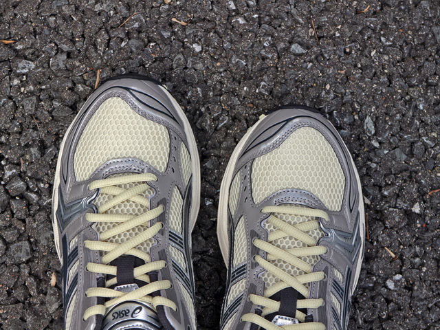 GEL-KAYANO 14 “OYSTER WHITE/STEEPLE GREY”01
