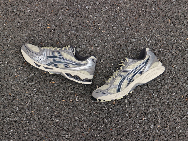 GEL-KAYANO 14 “OYSTER WHITE/STEEPLE GREY”01