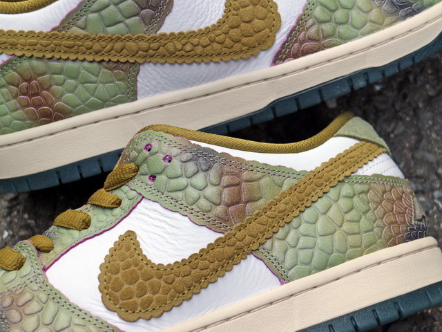 SB DUNK LOW PRO QS “ALEXIS SABLONE”01