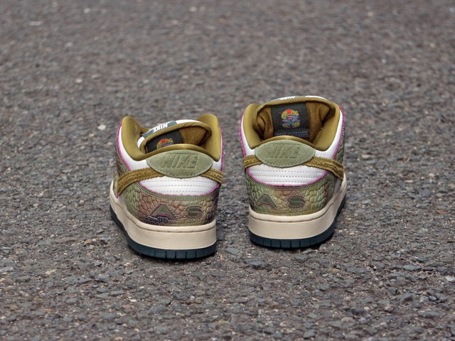 SB DUNK LOW PRO QS “ALEXIS SABLONE”01