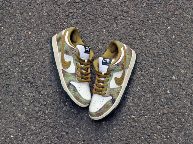 SB DUNK LOW PRO QS “ALEXIS SABLONE”01