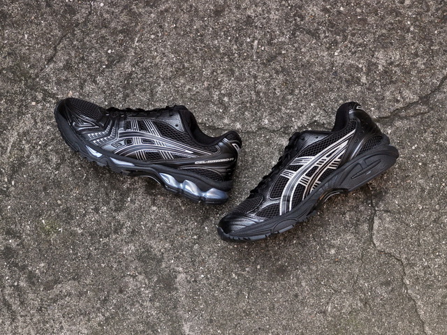 GEL-KAYANO 14 “BLACK/PURE SILVER”01