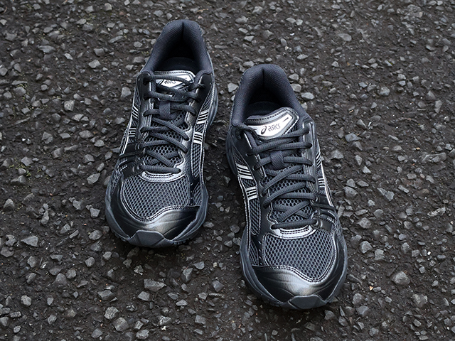 GEL-KAYANO 14 “BLACK/PURE SILVER”01