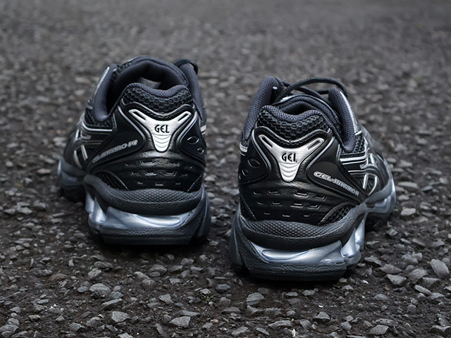 GEL-KAYANO 14 “BLACK/PURE SILVER”01