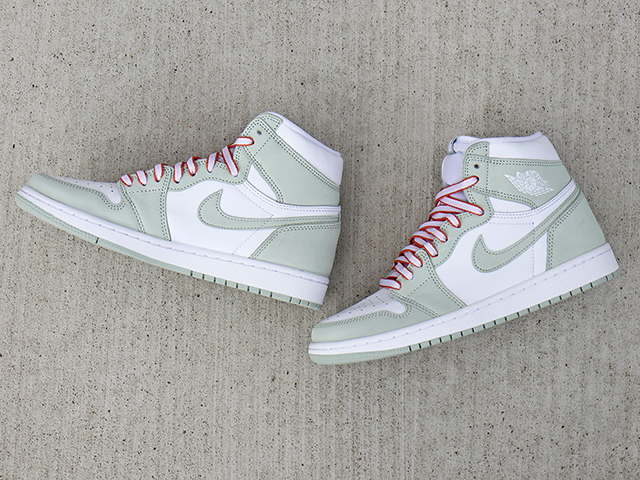 WMNS AIR JORDAN 1 RETRO HIGH OG “SEAFOAM”01