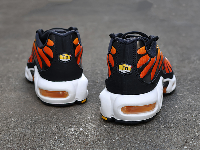 AIR MAX PLUS “SUNSET 2024”01