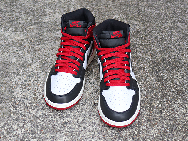 AIR JORDAN 1 RETRO HIGH OG “BLACK TOE REIMAGINED”01