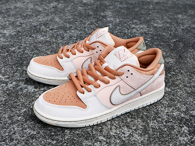 SB DUNK LOW PRO PREMIUM “TROCADERO”01