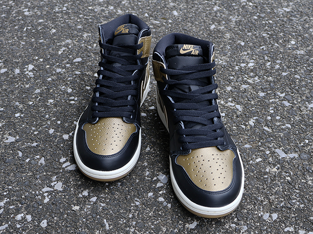 AIR JORDAN 1 RETRO HIGH OG “BLACK/METALLIC GOLD”01