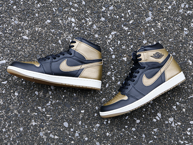 AIR JORDAN 1 RETRO HIGH OG “BLACK/METALLIC GOLD”01