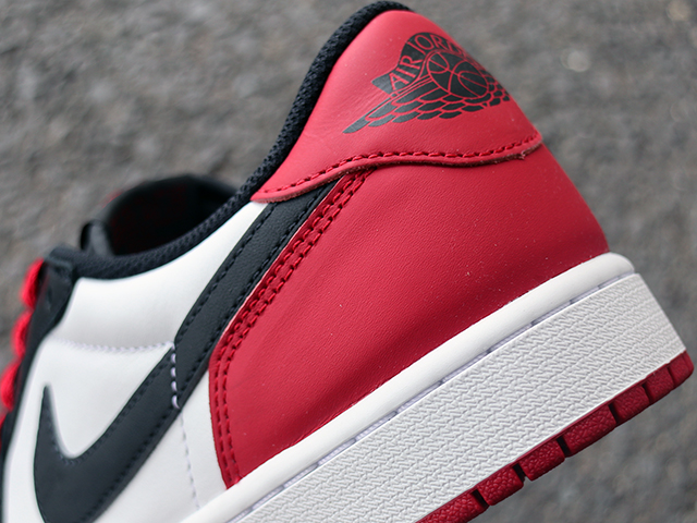 AIR JORDAN 1 RETRO LOW OG “BLACK TOE”01