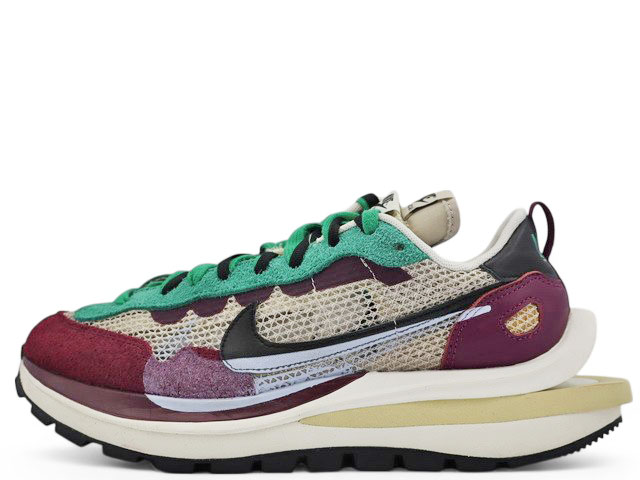 VAPORWAFFLE/SACAI