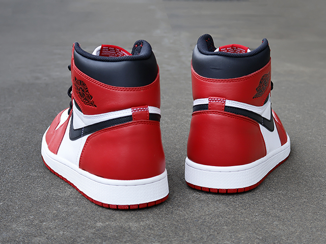 AIR JORDAN 1 RETRO HIGH OG “CHICAGO 2015”01