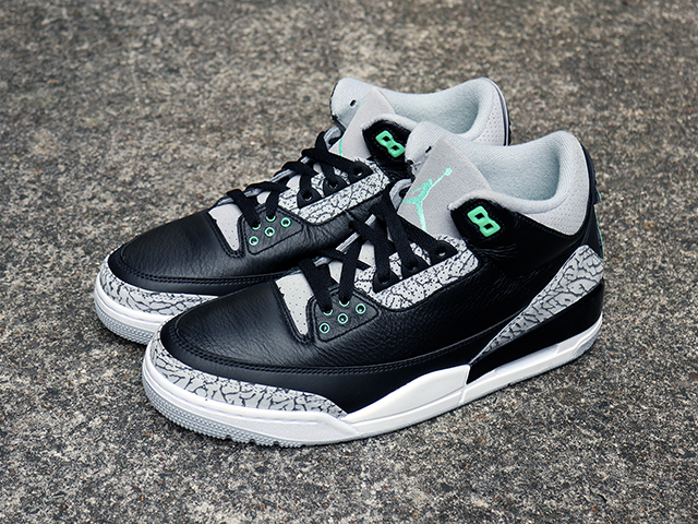 AIR JORDAN 3 RETRO “GREEN GLOW CEMENT”01
