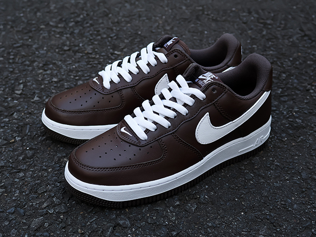 AIR FORCE 1 LOW RETRO QS “CHOCOLATE”01
