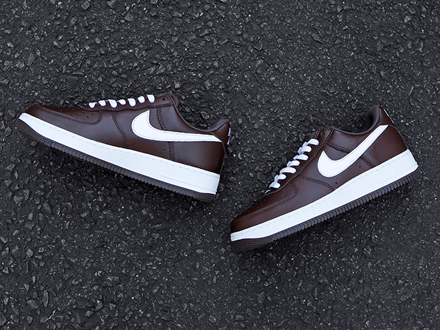 AIR FORCE 1 LOW RETRO QS “CHOCOLATE”01