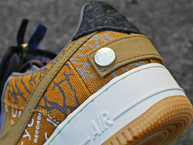 AIR FORCE 1 LOW “CACTUS JACK”01