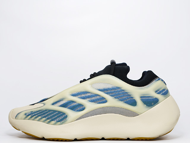 YEEZY 700 V3