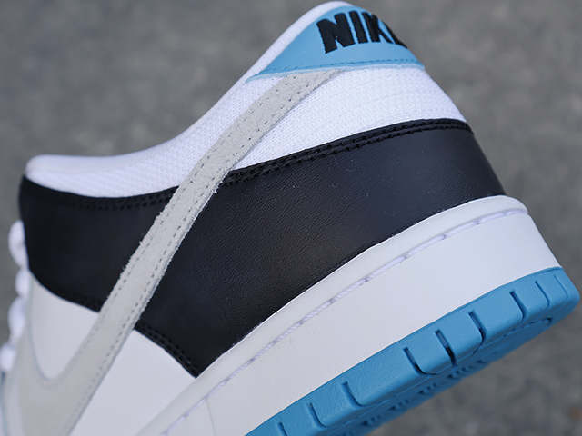 SB DUNK LOW PRO “AM90 LASER BLUE”01