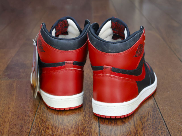AIR JORDAN 1 HIGH BLACK/RED 198501
