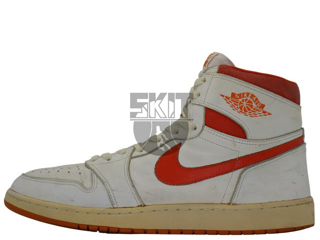 AIR JORDAN 1