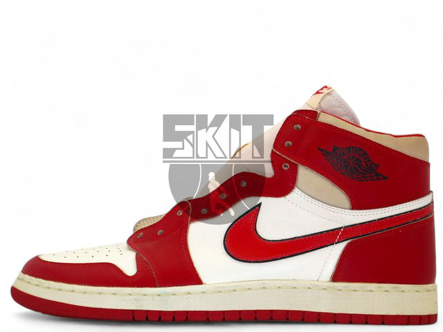 AIR JORDAN 1