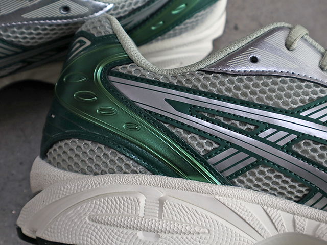 GEL-KAYANO 14 “DRIED LEAF GREEN”01