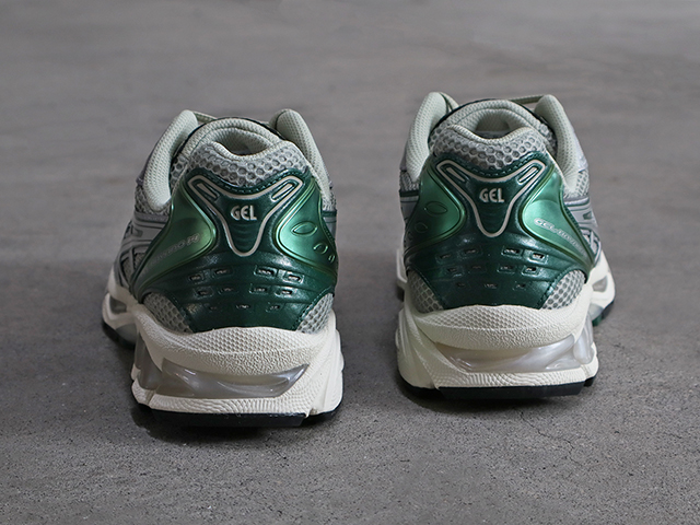 GEL-KAYANO 14 “DRIED LEAF GREEN”01