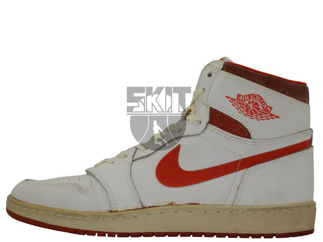 AIR JORDAN 1