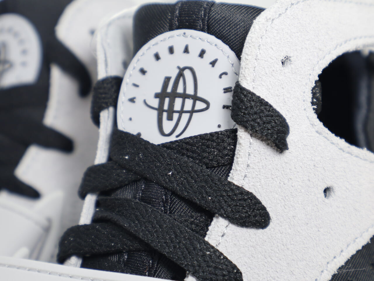 AIR TRAINER HUARACHE IH4469-012 - 4