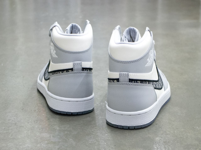 AIR JORDAN 1 RETRO HIGH OG “AIR DIOR”01