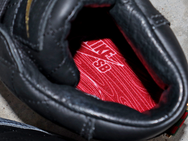 BLAZER SB SUPREME “SUPREME” BLACK01