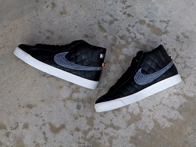 BLAZER SB SUPREME “SUPREME” BLACK01