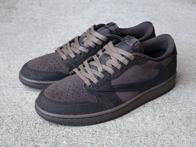 AIR JORDAN 1 LOW OG SP “TRAVIS SCOTT-VELVET BROWN”01