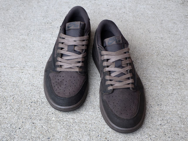 AIR JORDAN 1 LOW OG SP “TRAVIS SCOTT-VELVET BROWN”01