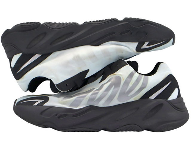 YEEZY BOOST 700 MNVN h-30205-26 - 1