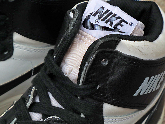NIKE TEAM CONVENTION WHITE/BLACK 198601