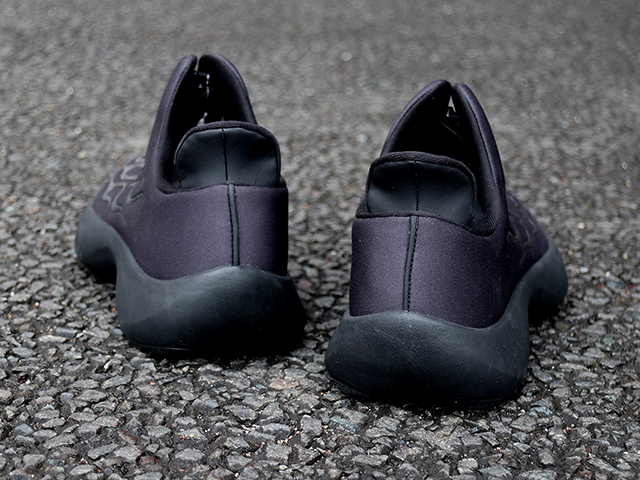 ASICS ONE “ONEOKROCK” BLACK01