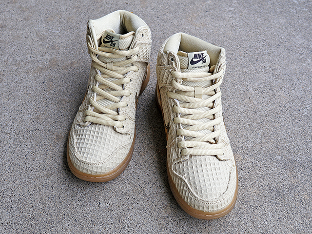 DUNK HIGH PREMIUM SB “WAFFLE”01