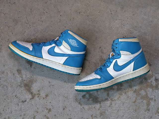 AIR JORDAN 1 “UNC” 198501