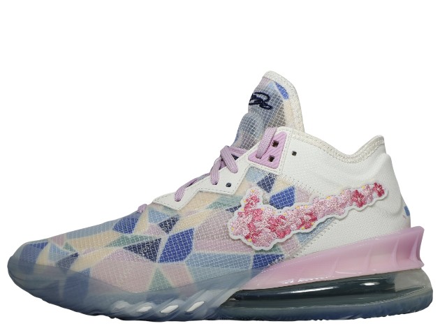 LEBRON 18 LOW