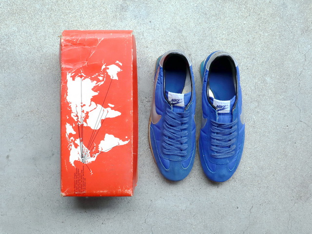 ROADRUNNER 1981 BLUE/SILVER01