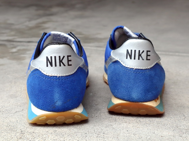 ROADRUNNER 1981 BLUE/SILVER01