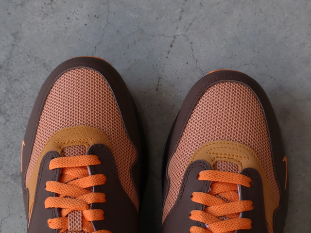 AIR MAX 1 “KINGS DAY”01
