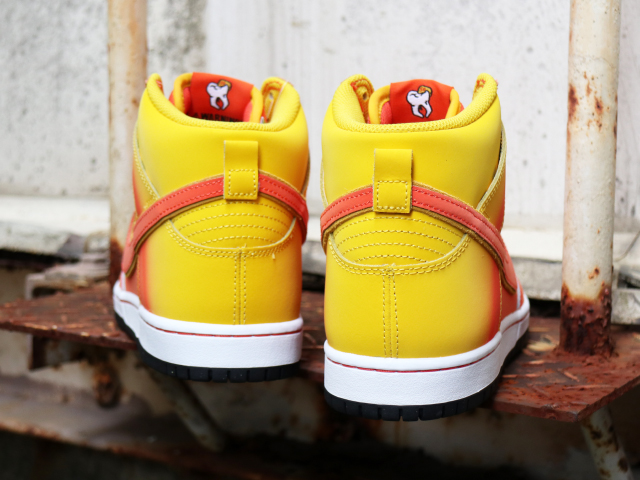 SB DUNK HIGH PRO “HALLOWEEN SWEET TOOTH”01